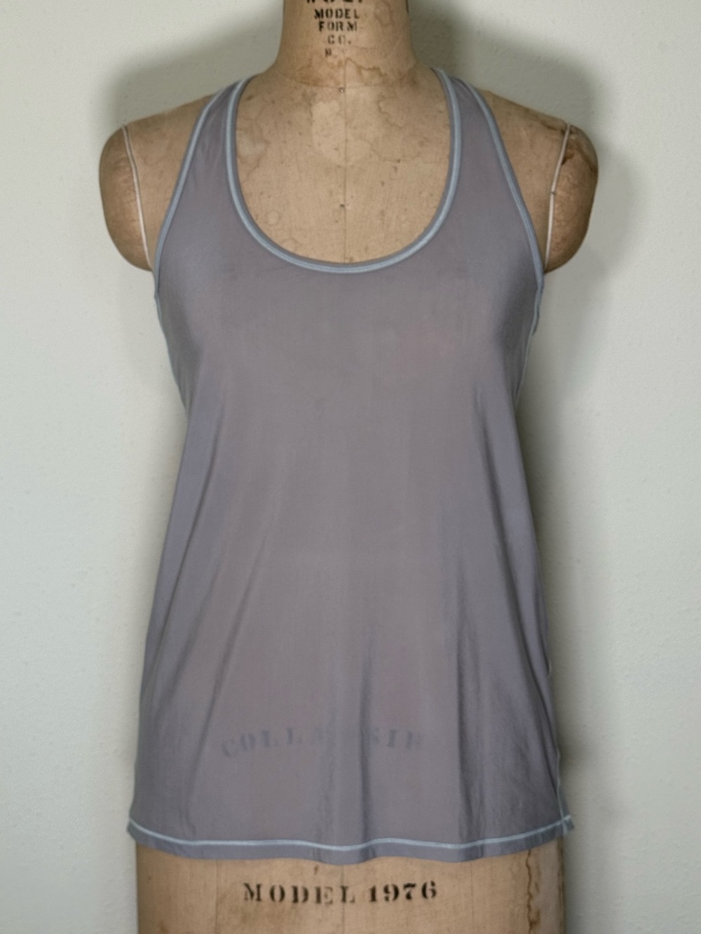 Lululemon Tank Top Women's Sheer Mesh Crossover Racerback Gray Scoop Neck Size 2